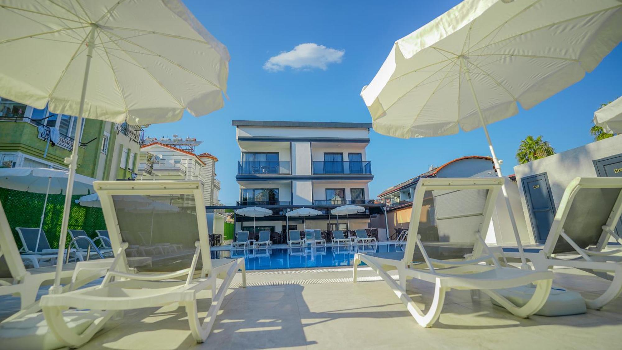 Blue Serenity Hotel Side
